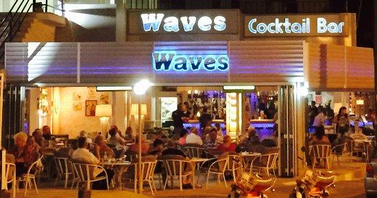 Waves Cocktail Bar