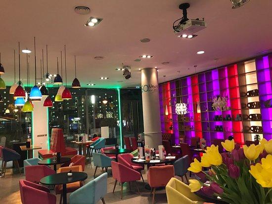 SO News Cafe Restaurant