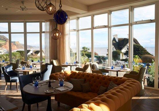 Upper Deck Bar & Restaurant