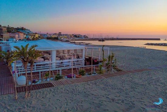 Seasons Beach Restaurant & Lounge Bar