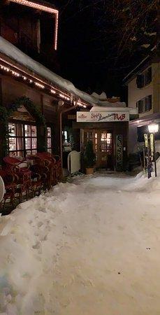 Sina's Pub