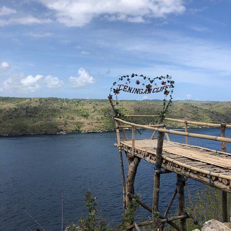 Ceningan Cliffs
