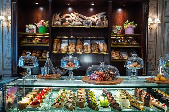 Ritz Gourmet Lounge