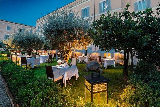 Unique Al Palatino Garden Restaurant