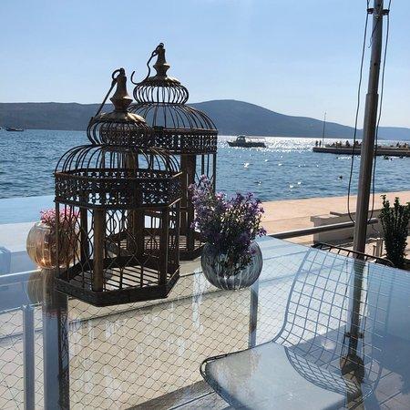 Sunset Lounge Bar