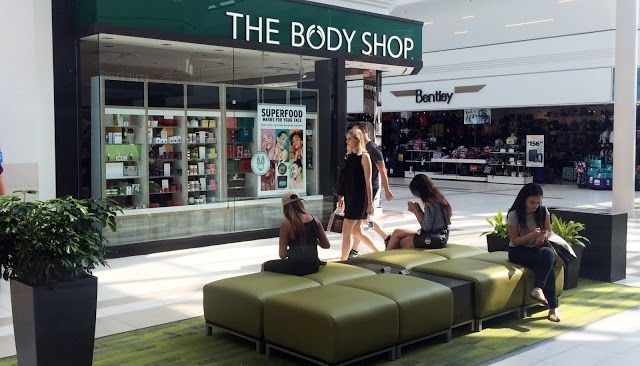 White Oaks Mall