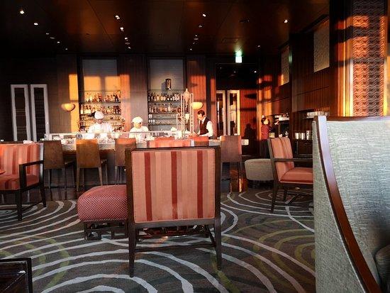 Tapas Molecular Bar