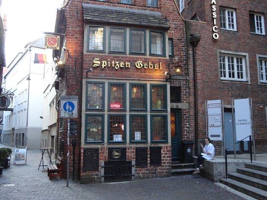 Spitzen Gebel