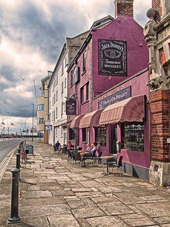 Platform Tavern