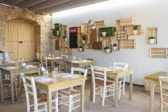 Vangelis Tavern