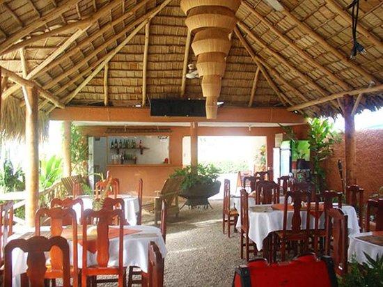 Tierra y Mar Restaurant & Bar