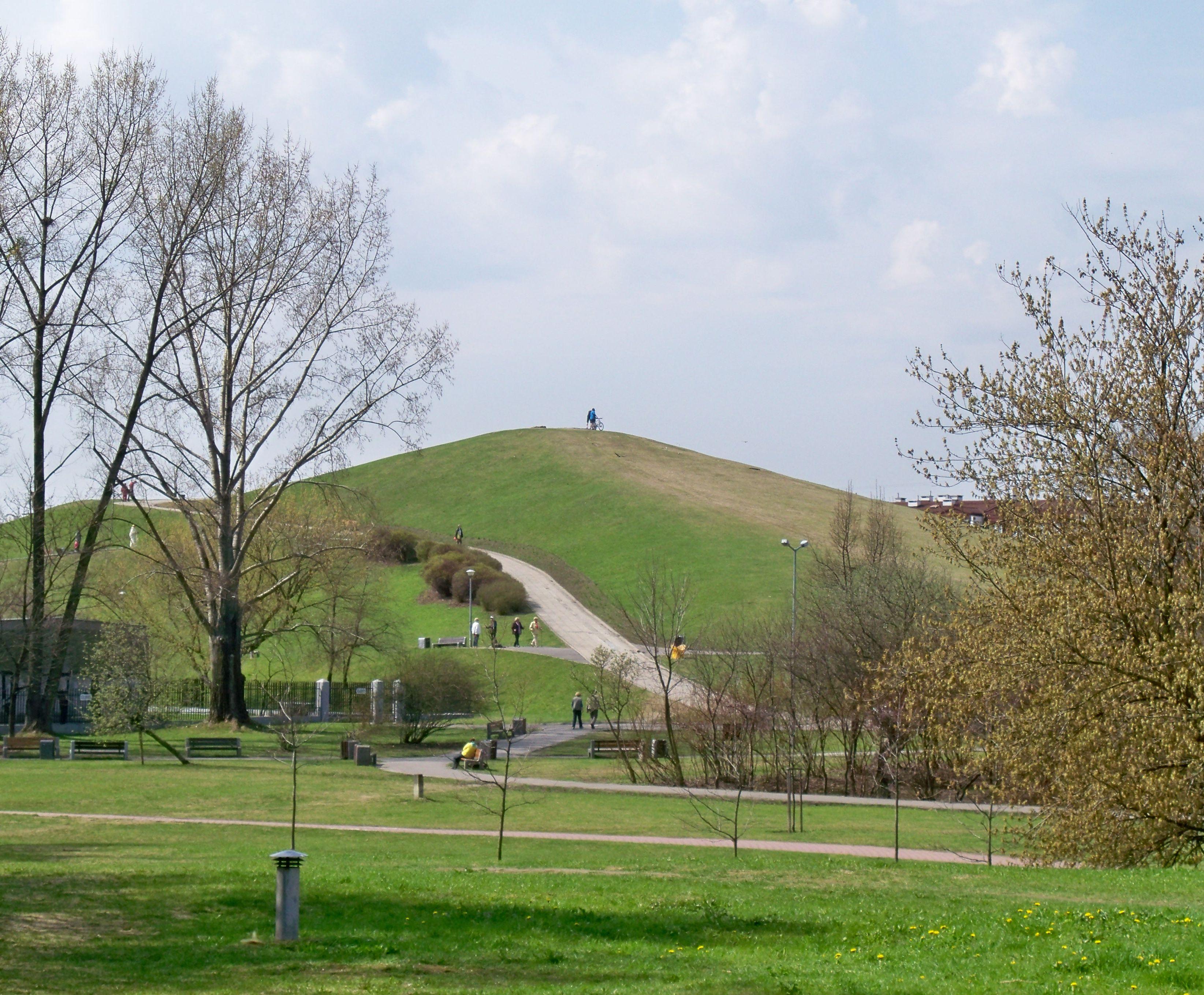 Cwil Hill