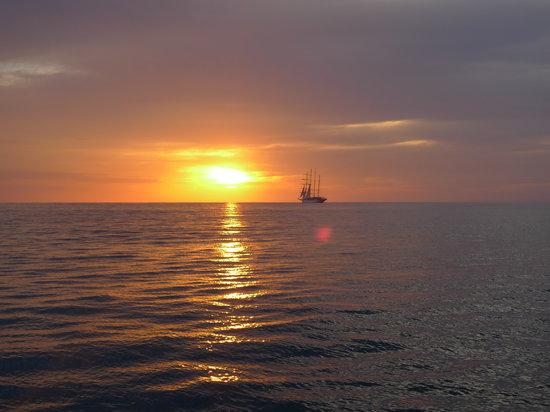 Trimaran Sunset Sails Tours