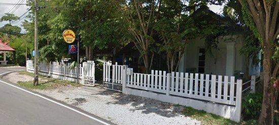 Dilligaf Garden Bar
