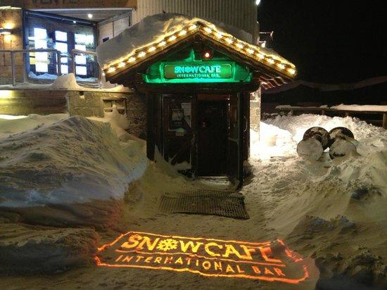 SnowCafe International Bar