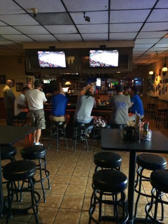 Final Round Sports Bar & Grill - Tempe