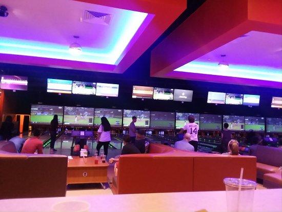 Round 1 Bowling & Amusement