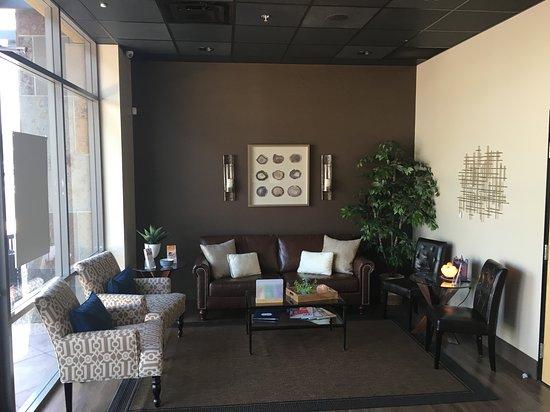 Elements Massage Happy Valley
