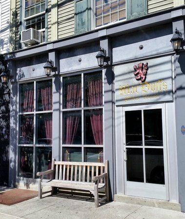 MacDuff's Public House
