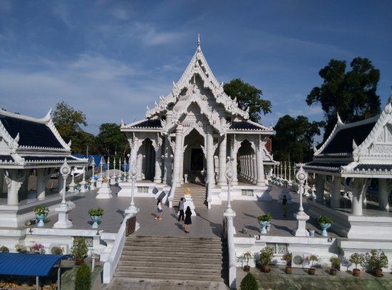 Wat Kaew Ko Wararam