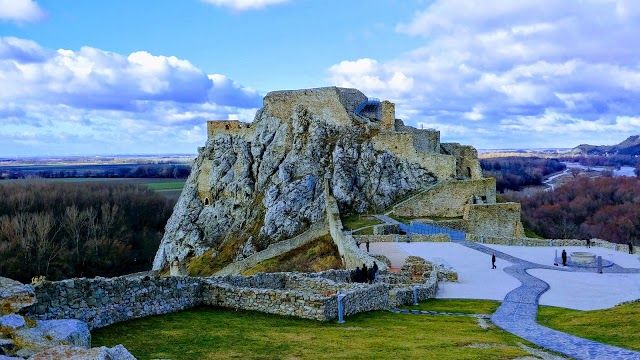 Devin Castle