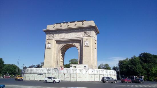 Triumph Arch