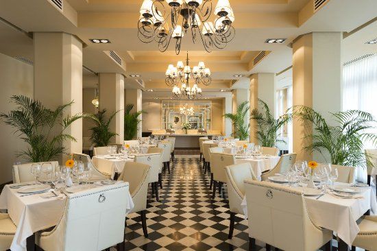 The Rock Hotel Restaurant