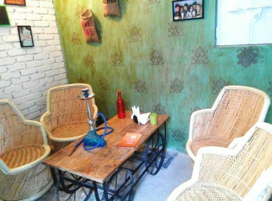 Royal Treat Cafe